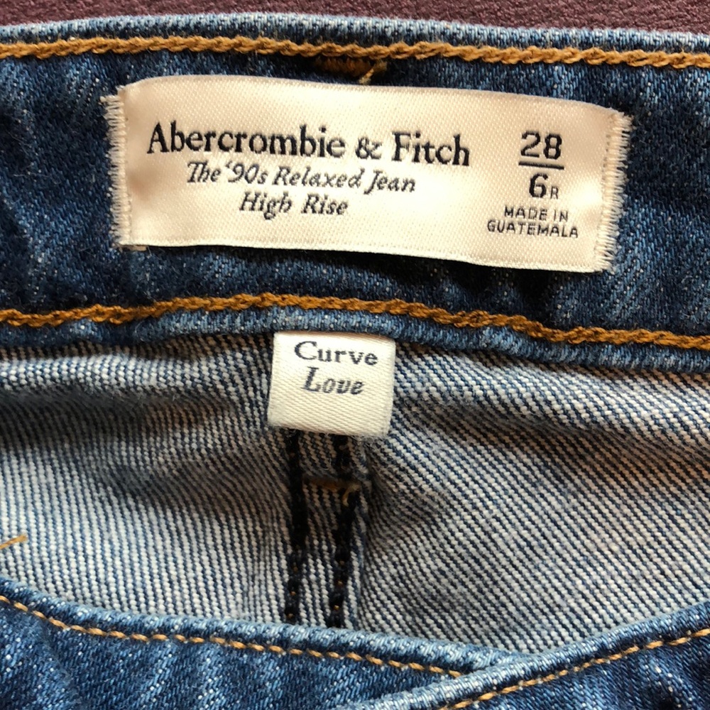 Like new Abercrombie curve love relaxed high rise 28